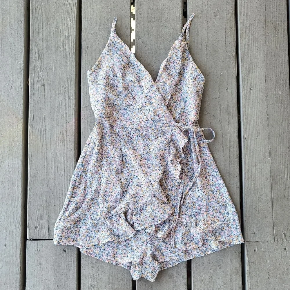Princess Polly Blue Floral Romper Shorts Wrap Tie Waist Pastel‎ 2US